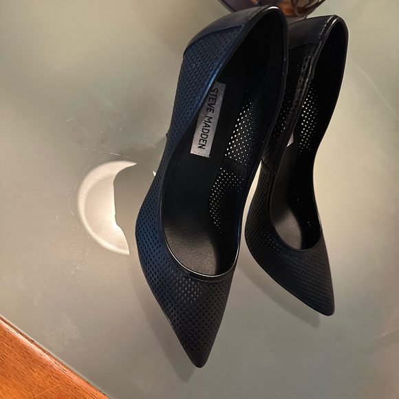 Like New! Steve Madden Pagen pump - Picture 7 of 11